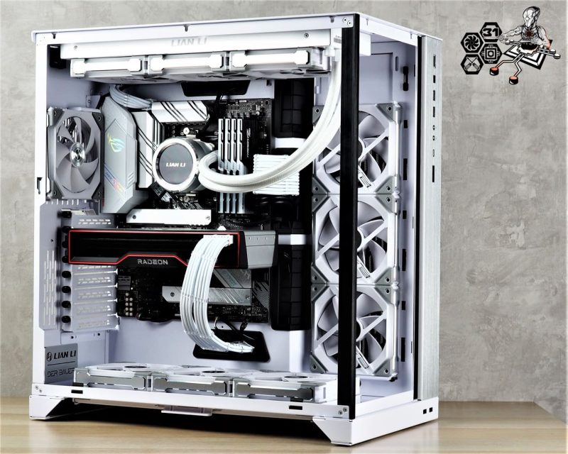 Montage client effectué avec le configurateur PC Hadware31 dans un LIAN LI O11D XL
