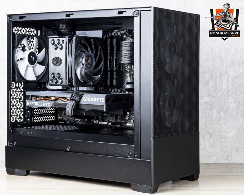 Montage client effectué avec le configurateur PC Hadware31 dans un FRACTAL DESIGN Pop Mini Air