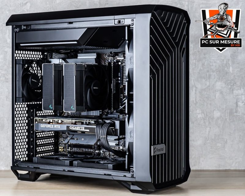Montage client effectué avec le configurateur PC Hadware31 dans un FRACTAL DESIGN Torrent Compact