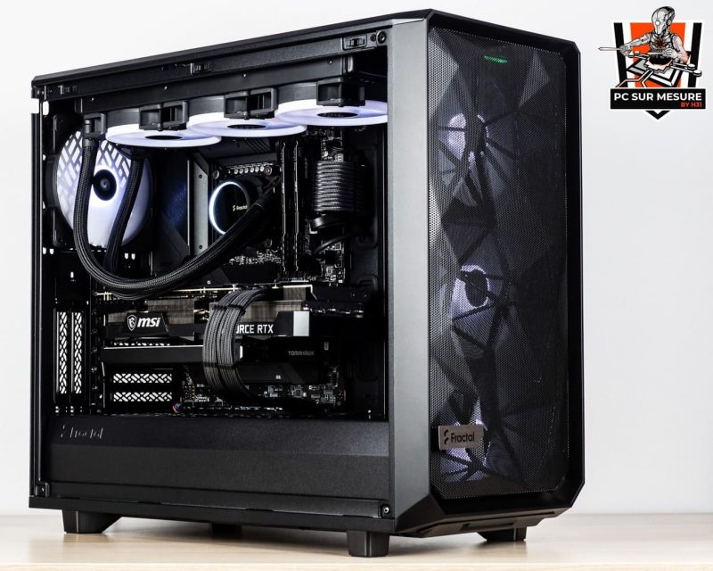 Montage client effectué avec le configurateur PC Hadware31 dans un FRACTAL DESIGN Meshify 2