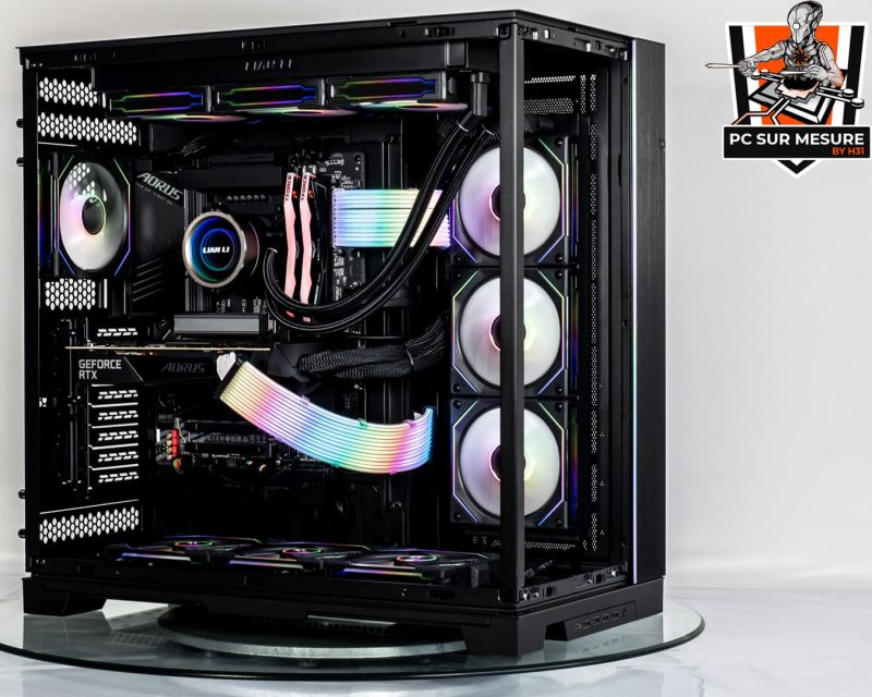 Montage dans un LIAN LI O11 Dynamic EVO XL d'un PC sur mesure client effectué avec le configurateur PC Hadware31