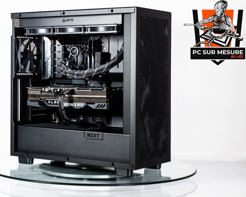 Montage dans un NZXT H7 FLOW d'un PC sur mesure client effectué avec le configurateur PC Hadware31