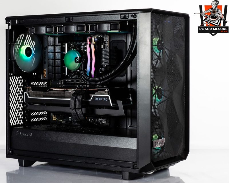 Montage dans un FRACTAL DESIGN Meshify 2 Lite d'un PC sur mesure client effectué avec le configurateur PC Hadware31